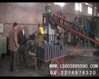 型煤設備生產現(xiàn)場